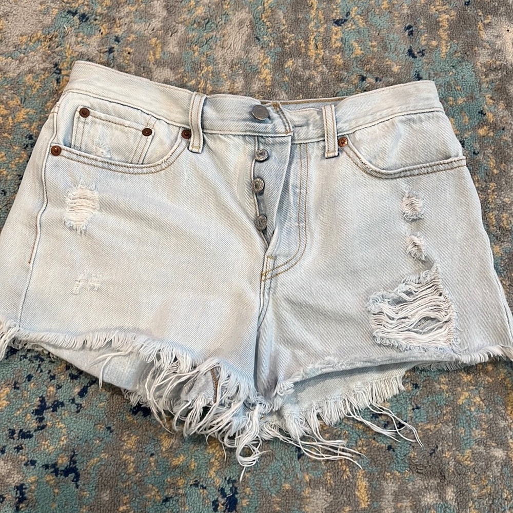 Levi’s Light Washed High Rise Ripped Short